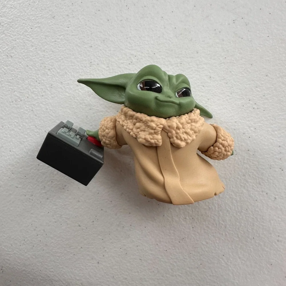 Hasbro grogu figurine